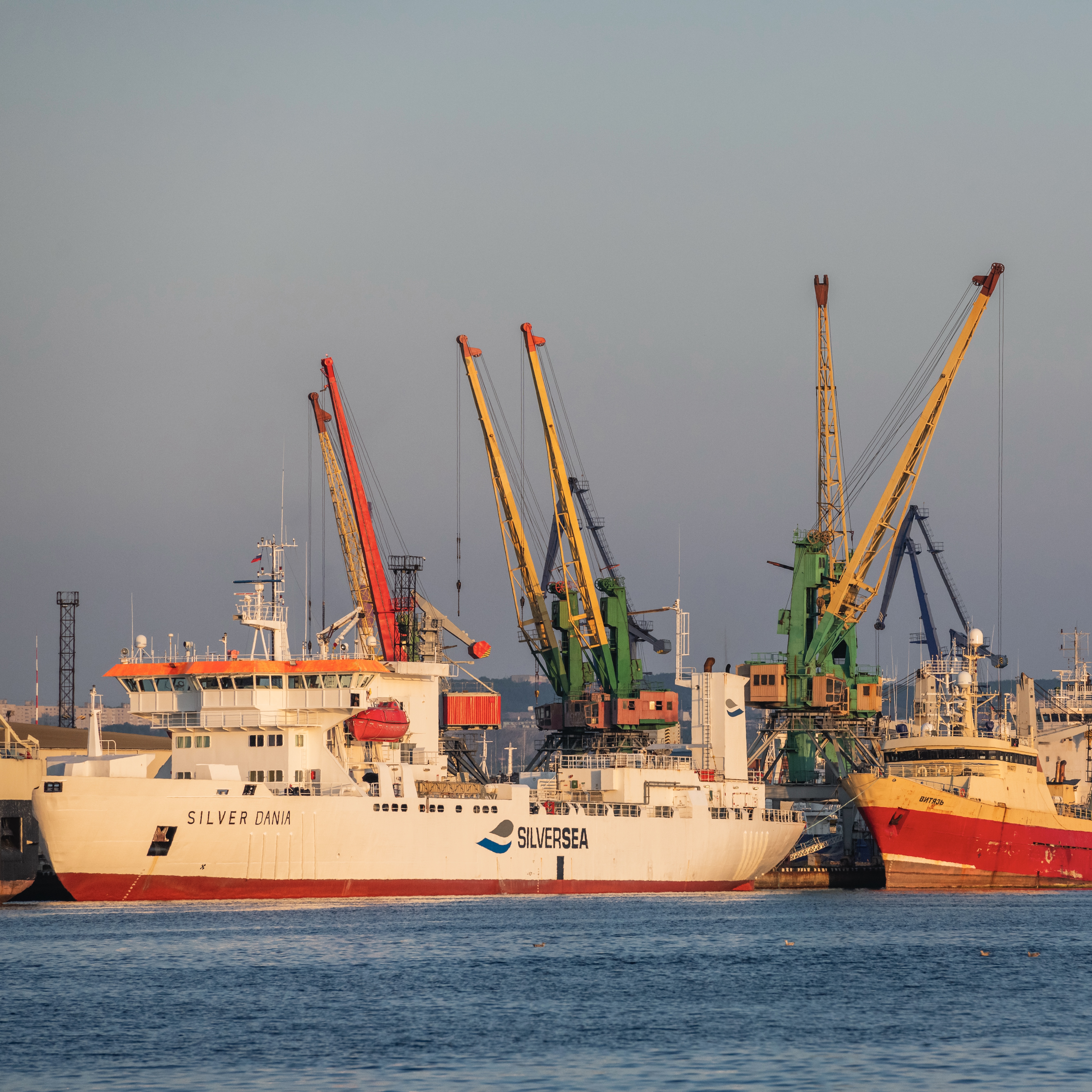 С Днём работников морского и речного флота 